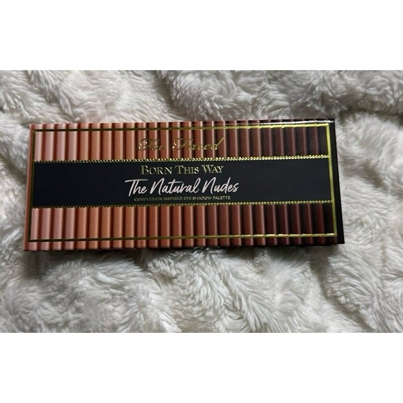 Born This Way The Natural Nudes Eyeshadow Palette - Picture 2 of 4